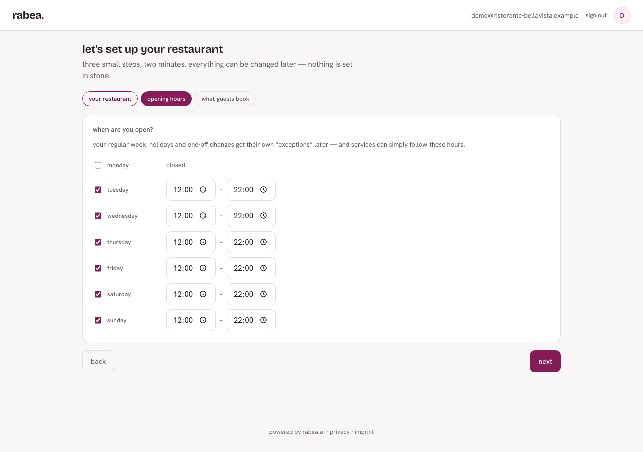 Einrichtungsassistent, Schritt „opening hours" mit den Öffnungszeiten für jeden Wochentag